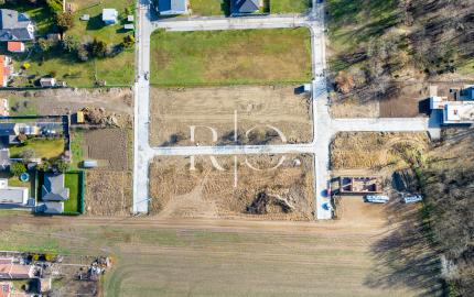 Predaj stavebný pozemok  v novej časti  obce Hrubý Šúr-Senec