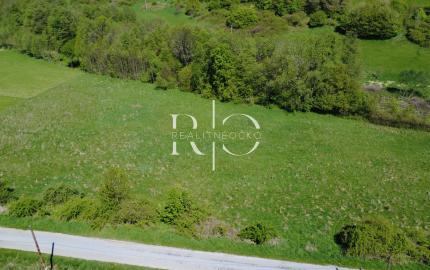 Na predaj:  pozemok v obci Stožok – časť Vyletelovci