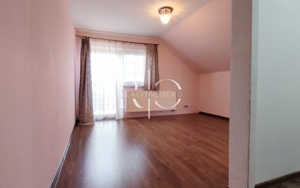 Na predaj rodinný dom s bazénom v lokalite Spišský Štvrtok