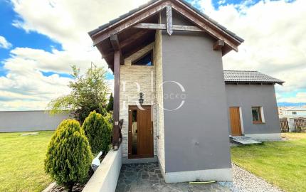 Na predaj rodinný dom s bazénom v lokalite Spišský Štvrtok