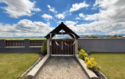 Na predaj rodinný dom s bazénom v lokalite Spišský Štvrtok