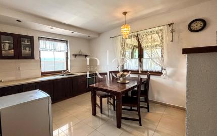 Na predaj rodinný dom s bazénom v lokalite Spišský Štvrtok