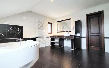 Na predaj rodinný dom s bazénom v lokalite Spišský Štvrtok