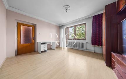 Na predaj rodinný dom s bazénom, Dvory nad Žitavou