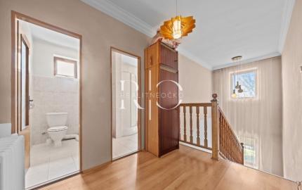 Na predaj rodinný dom s bazénom, Dvory nad Žitavou