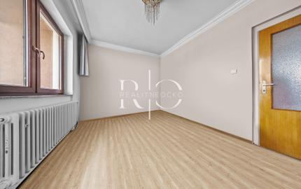 Na predaj rodinný dom s bazénom, Dvory nad Žitavou