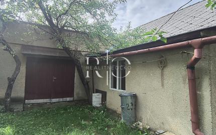 Stavba + pozemky na predaj v obci Košeca, okr. Ilava