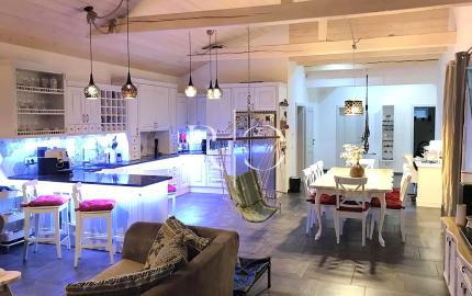 Na predaj EXKLUZÍVNA Vila v lokalite Veľký Slavkov