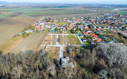 Na predaj stavebné pozemky v novej časti  obce Hrubý Šúr