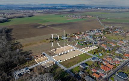 Na predaj stavebné pozemky v novej časti  obce Hrubý Šúr