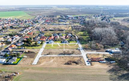 Predaj stavebný pozemok  v novej časti  obce Hrubý Šúr-Senec