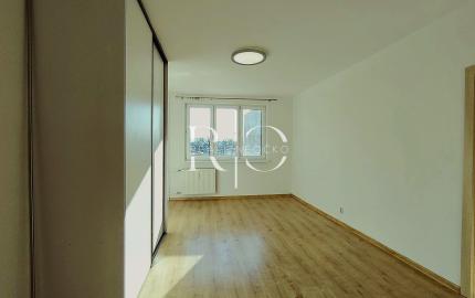 REZERVOVANÝ, predaj, 3 izbový byt s logiou,, Poprad-Západ