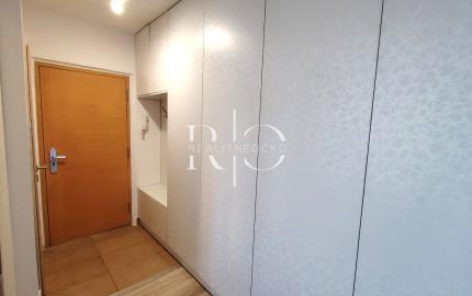 REZERVOVANÝ, predaj, 3 izbový byt s logiou,, Poprad-Západ