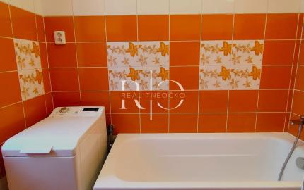 REZERVOVANÝ, predaj, 3 izbový byt s logiou,, Poprad-Západ