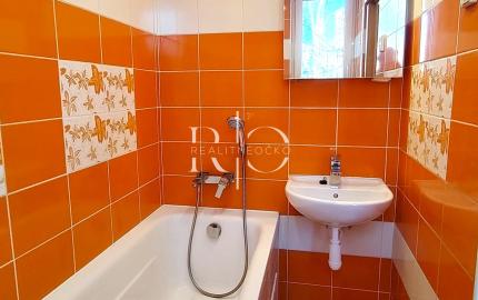 REZERVOVANÝ, predaj, 3 izbový byt s logiou,, Poprad-Západ