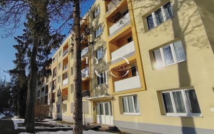 REZERVOVANÝ, predaj, 3 izbový byt s logiou,, Poprad-Západ