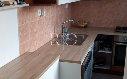 NA PREDAJ 3-izbový byt s 2 balkónmi – Prievidza, staré sídlisko