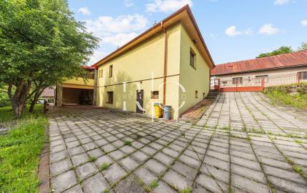 Na predaj   RD  s polyfunkciou, - okr. Zvolen