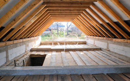 Štýlový kamenný dom s veľkým pozemkom – Malá Čausa