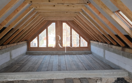 Štýlový kamenný dom s veľkým pozemkom – Malá Čausa