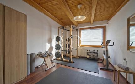 Na predaj rodinný dom a parkovaním - Nižná Šebastová, Prešov