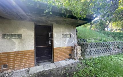 Záhradná chatka s pozemkom  Zvolen – Môťová