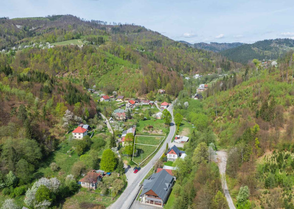 Na predaj tri stavebné pozemky v obci Dlhé Pole, okr. Žilina