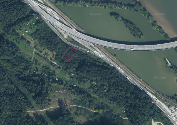 Na predaj rekreačný pozemok o výmere 2310 m2 v k.ú. Strážov, obec Žilina