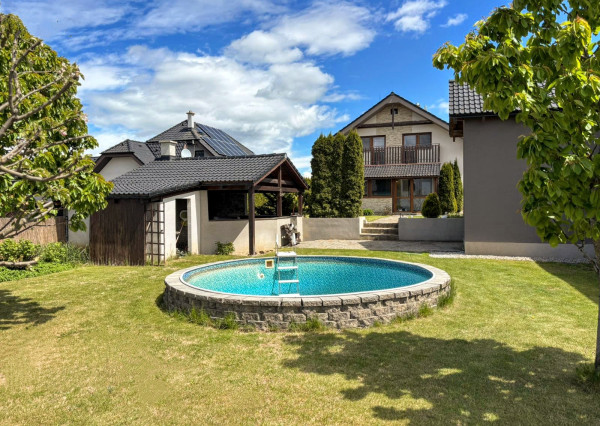 Na predaj rodinný dom s bazénom v lokalite Spišský Štvrtok