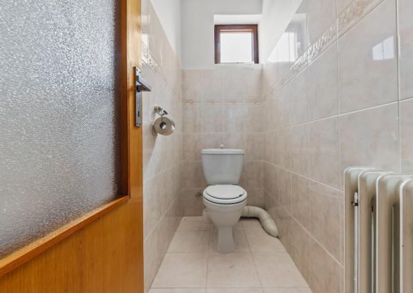 Na predaj rodinný dom s bazénom, Dvory nad Žitavou