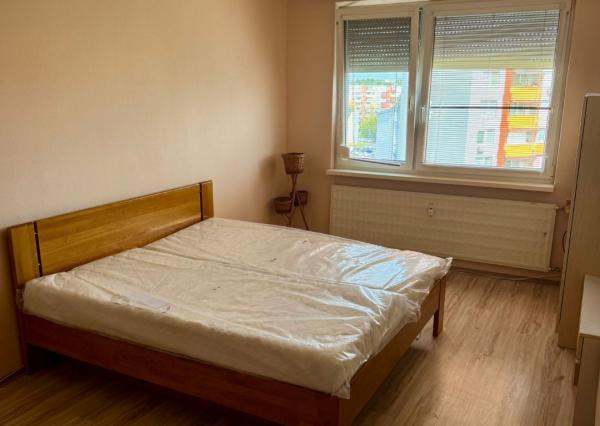 2izb byt na prenajom , Levice /sídlisko Rybníky1