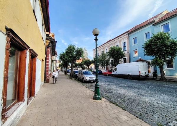 hľadám priestor na podnikanie v Kežmarku, 100m2 a viac