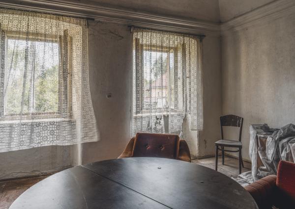 Kúria spozemkom na Predaj , Partizánska Ľupča okr. LM