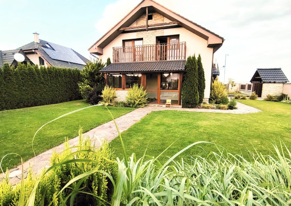 Na predaj rodinný dom s bazénom v lokalite Spišský Štvrtok