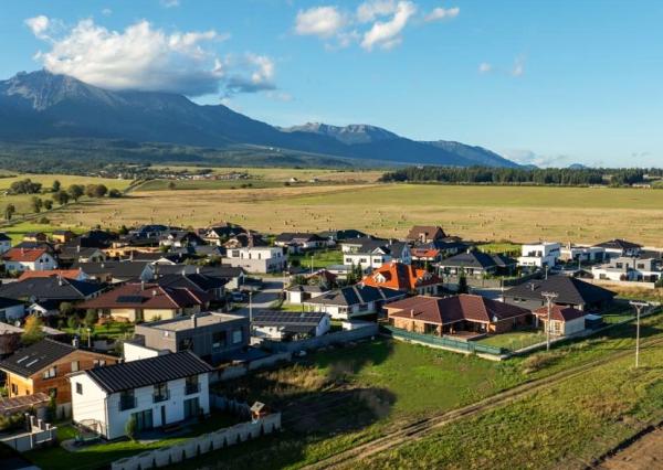 predaj, NOVOSTAVBA s pozemkom pod V. Tatrami, Veľký Slavkov