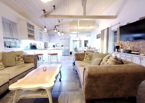 Na predaj EXKLUZÍVNA Vila v lokalite Veľký Slavkov