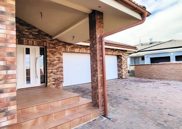 Na predaj EXKLUZÍVNA Vila v lokalite Veľký Slavkov