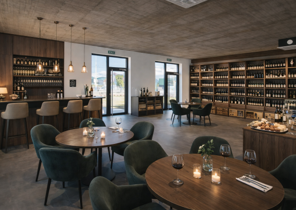 Polyfunkčná budova na prenájom + parkovanie, Prešov