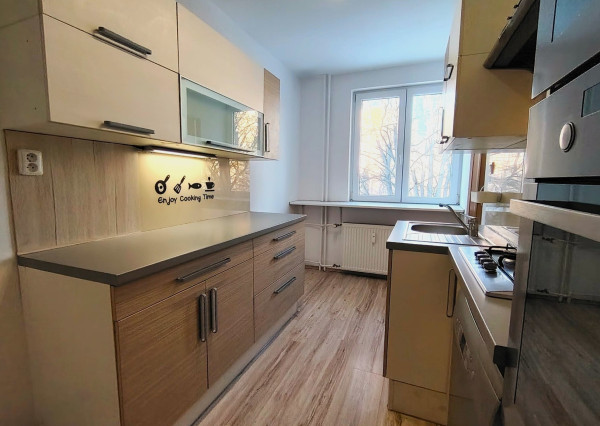 REZERVOVANÝ, predaj, 3 izbový byt s logiou,, Poprad-Západ