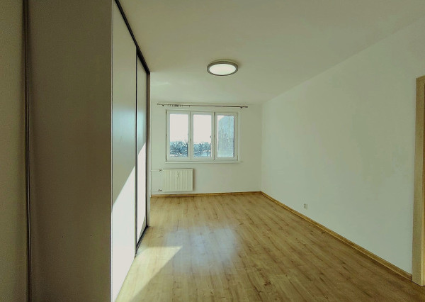 REZERVOVANÝ, predaj, 3 izbový byt s logiou,, Poprad-Západ