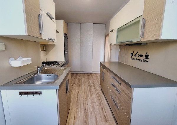 REZERVOVANÝ, predaj, 3 izbový byt s logiou,, Poprad-Západ