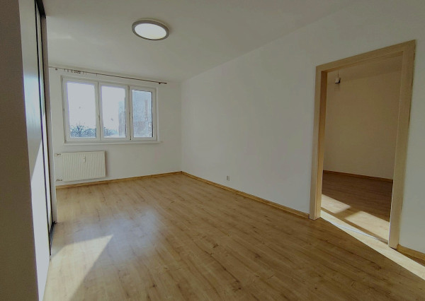 REZERVOVANÝ, predaj, 3 izbový byt s logiou,, Poprad-Západ