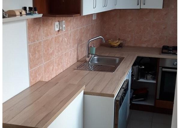 NA PREDAJ 3-izbový byt s 2 balkónmi – Prievidza, staré sídlisko