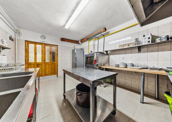 Na predaj   RD  s polyfunkciou, - okr. Zvolen