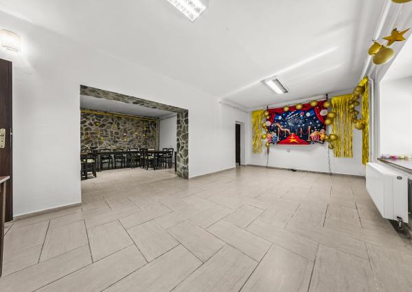 Na predaj   RD  s polyfunkciou, - okr. Zvolen