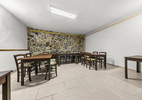 Na predaj   RD  s polyfunkciou, - okr. Zvolen