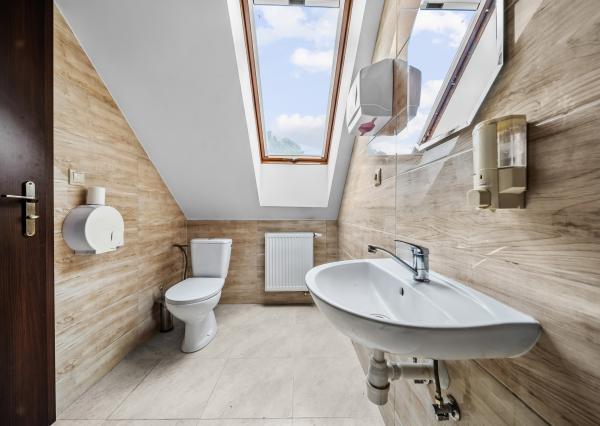 Na predaj   RD  s polyfunkciou, - okr. Zvolen