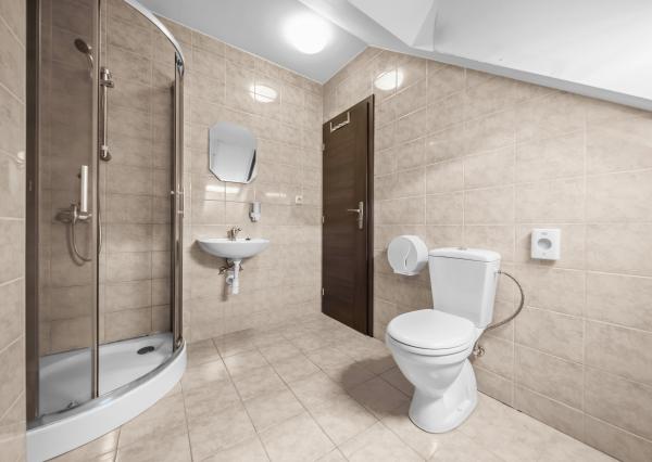 Na predaj   RD  s polyfunkciou, - okr. Zvolen