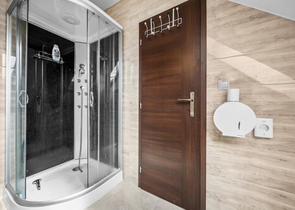 Na predaj   RD  s polyfunkciou, - okr. Zvolen