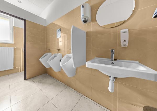 Na predaj   RD  s polyfunkciou, - okr. Zvolen